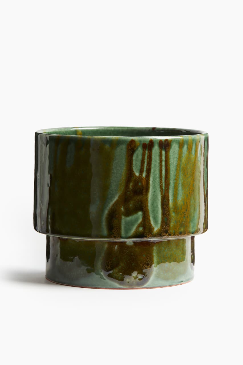"Terracotta plant pot - green"