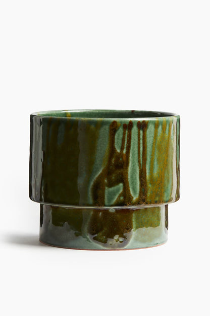"Terracotta plant pot - green"